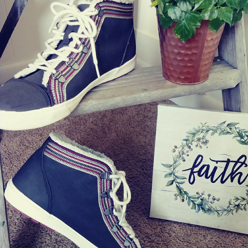 Roxy sneaker boot sz10